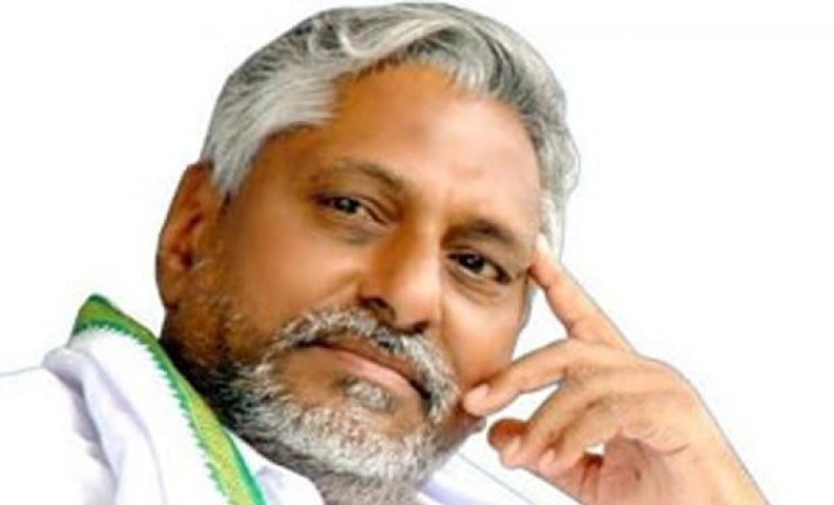 Jeevan Reddy lashes out at Chandrababu and KCR